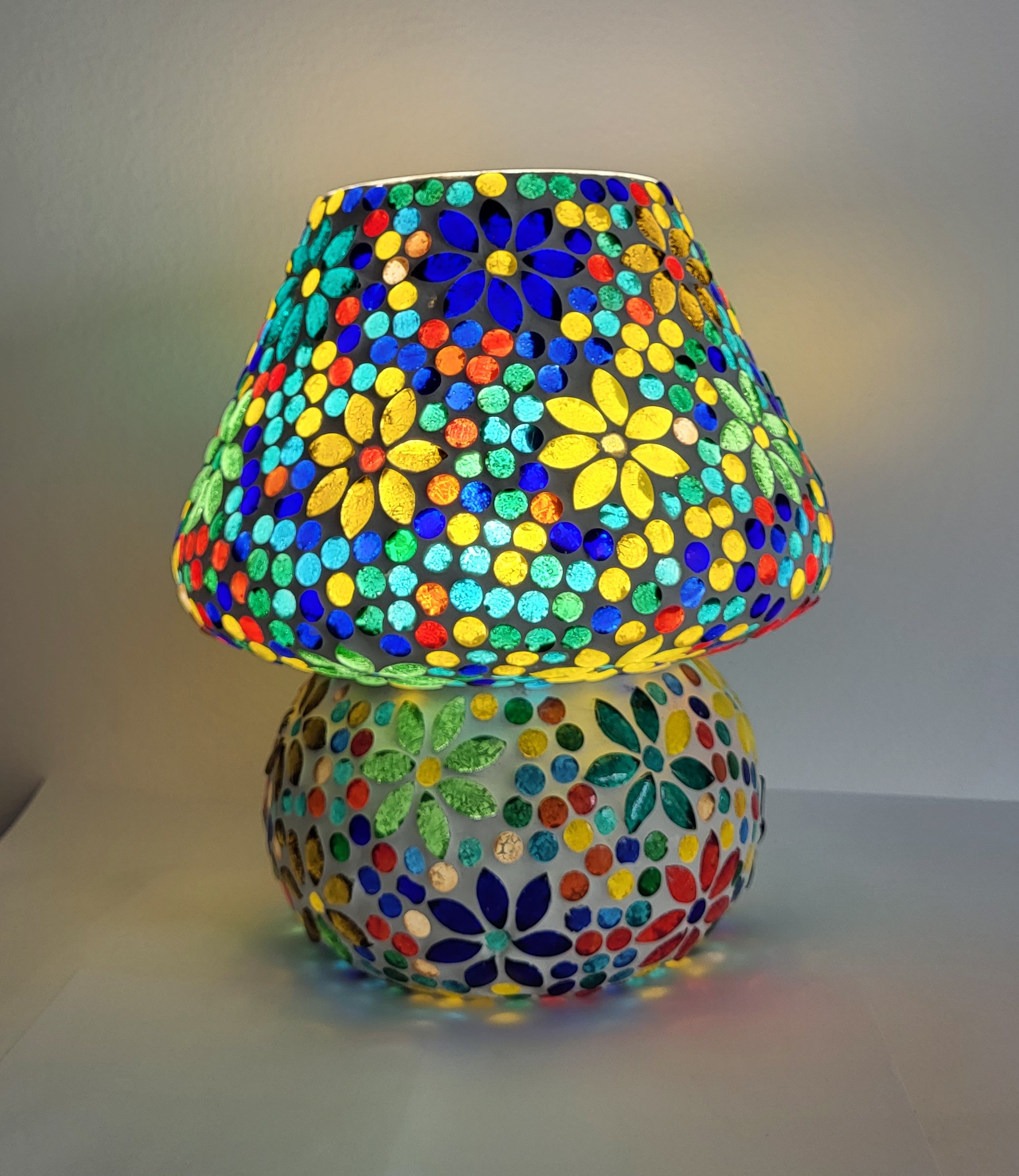 Mushroom_mosaic_lamp